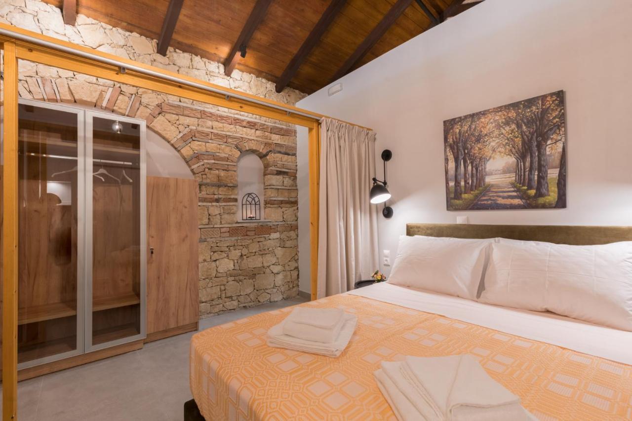 Casa Leone, Cosy Apartment Overlooking The Square Spilion Exterior photo