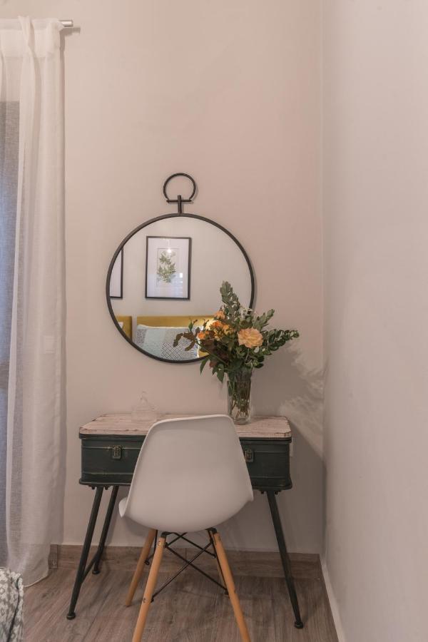 Casa Leone, Cosy Apartment Overlooking The Square Spilion Exterior photo