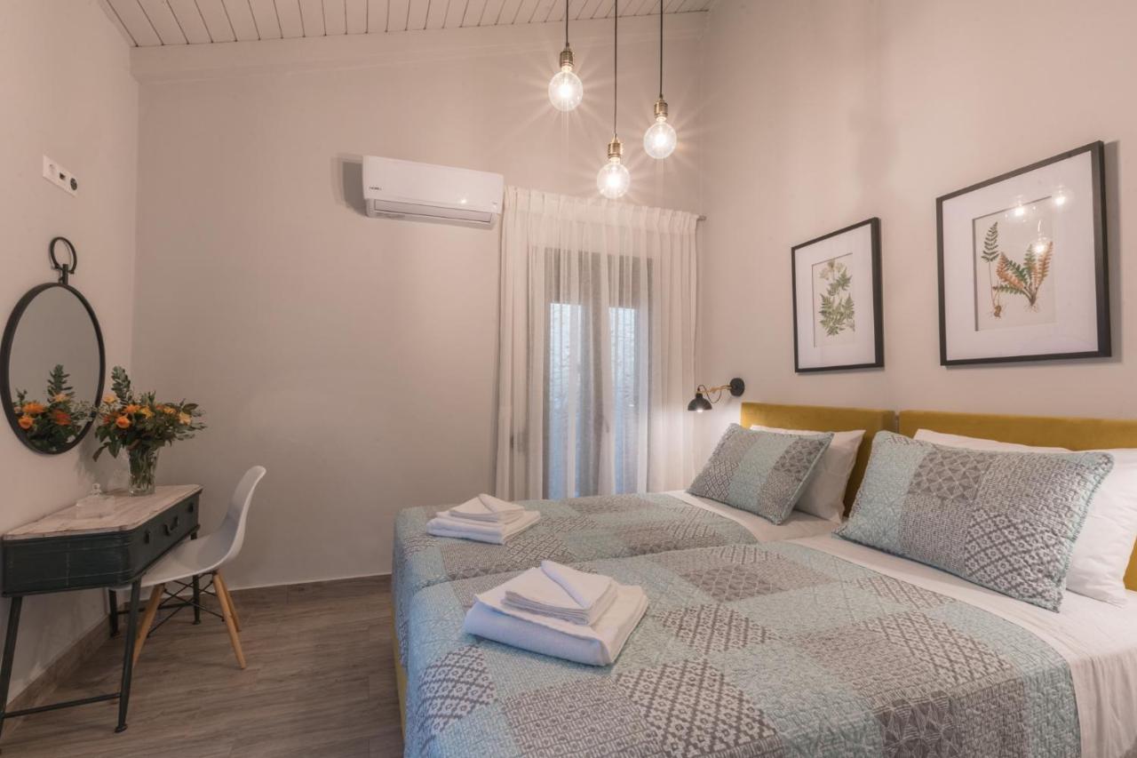 Casa Leone, Cosy Apartment Overlooking The Square Spilion Exterior photo